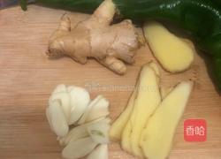 相同料腌制辣椒和黄瓜的做法图解1