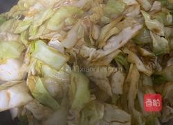 甘蓝菜炒五花肉的做法图解5