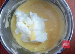 简易版戚风蛋糕的做法图解6