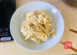 豆皮炒韭菜的做法图解1