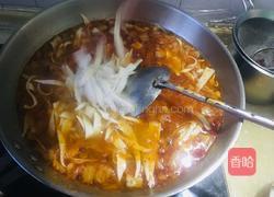 泡菜炒肉烩柳叶面的做法图解10