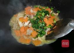 五花肉炒胡萝卜的做法图解5