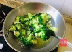 白灼西兰花的做法图解4