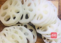 泡椒莲藕的做法图解1