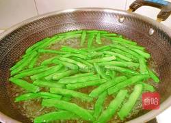 茶树菇炒四季豆的做法图解4