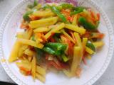 青椒胡萝卜炒土豆丝