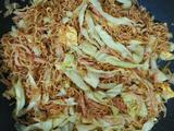 包菜炒粉面