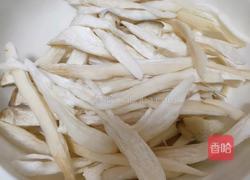 杏鲍菇炒肉的做法图解1