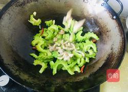 苦瓜炒肉的做法图解5
