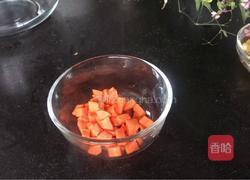 彩蔬炒火腿丁的做法图解3