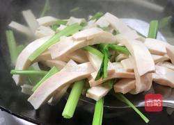 西芹炒豆腐干的做法图解5