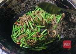 过油肉炒蒜苔的做法图解7