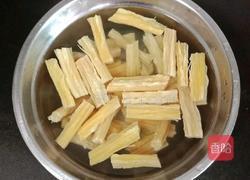凉拌腐竹木耳的做法图解1