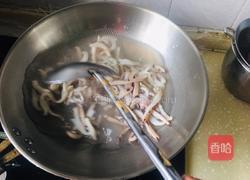 青椒炒鱿鱼丝的做法图解3