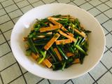 韭菜苔炒豆干