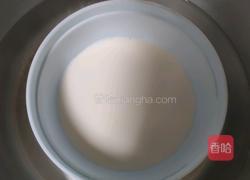 芒果酸奶慕斯蛋糕的做法图解2