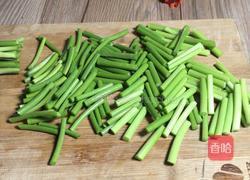 蒜苔炒五花肉的做法图解3