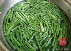 麻酱拌长豆角的做法图解1