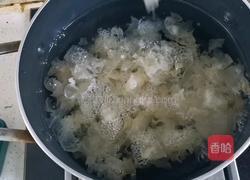 冰糖雪梨银耳羹的做法图解4
