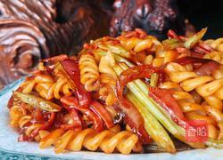 中西合璧低脂低卡｜5分钟酸甜咸香炒意粉 深夜食堂风的做法图解11