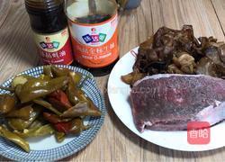 酸辣椒木耳炒牛肉的做法图解1