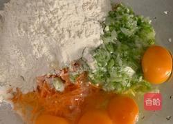 胡萝卜青椒鸡蛋饼的做法图解3