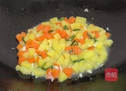 胡萝卜土豆丁的做法图解9