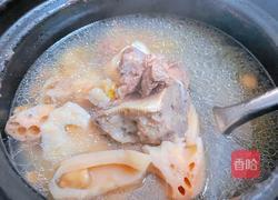 莲藕骨头汤的做法图解6