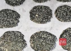 黑芝麻薄脆的做法图解4