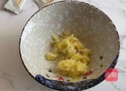 姜末拌莲藕的做法图解1