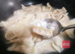 煮冷冻饺子不沾锅的方法的做法图解4