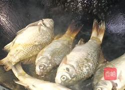 麻辣小鲫鱼的做法图解4