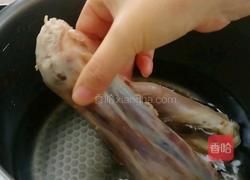 玉米段羊腿汤的做法图解2