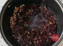 紫米杂粮粥的做法图解3