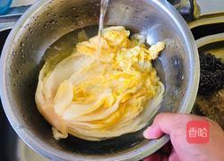 排骨炖酸菜的做法图解1