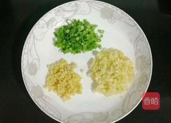 五花肉蒸土豆的做法图解1