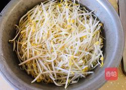 绿豆芽拌干丝的做法图解1