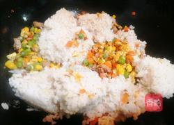 豌豆玉米五彩炒饭的做法图解6