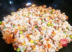 豌豆玉米五彩炒饭的做法图解9