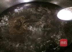 水煮芹菜面的做法图解2