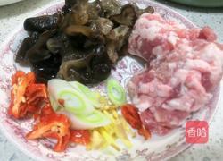 木耳平菇肉三鲜的做法图解2