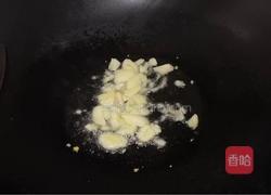 玉米笋炒苦瓜的做法图解2