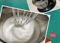 少油纸模中空戚风蛋糕的做法图解3
