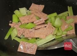 西芹炒午餐肉的做法图解6