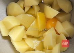 炸土豆块的做法图解2