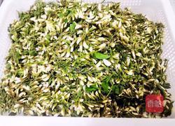 槐花蛋黄饼的做法图解1