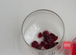 枸杞养生蔓越莓饮的做法图解2