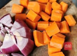 万顺私房烧牛腩的做法图解2