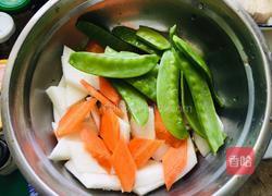 荷兰豆炒山药的做法图解1