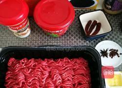熬制牛肉香辣酱的做法图解1